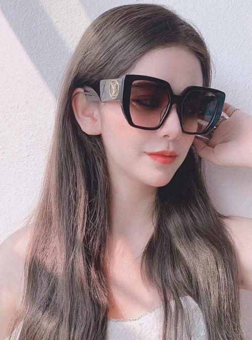 ルイヴィトンサングラス正面デザイン